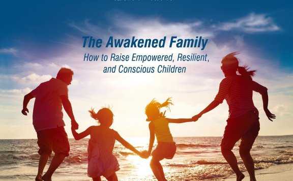 家庭的觉醒 (沙法丽·萨巴瑞) (mobi,azw3,epub)